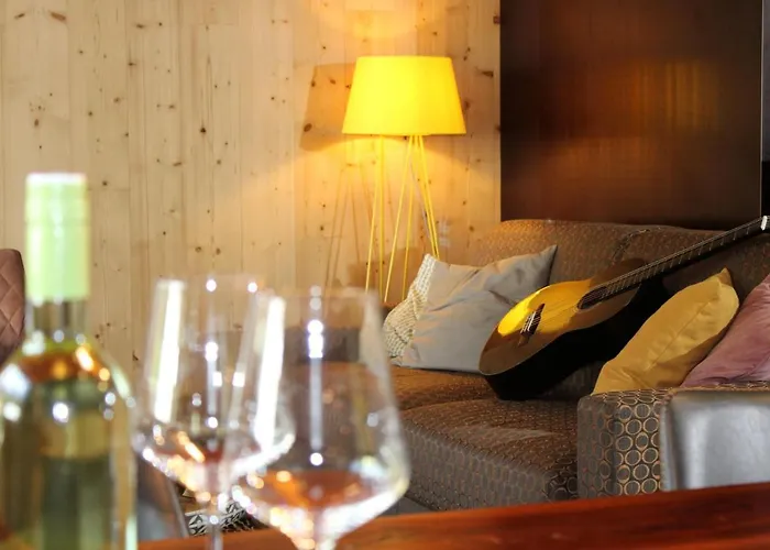 Arlberghome Komfort-Apartments & Privat-Sauna